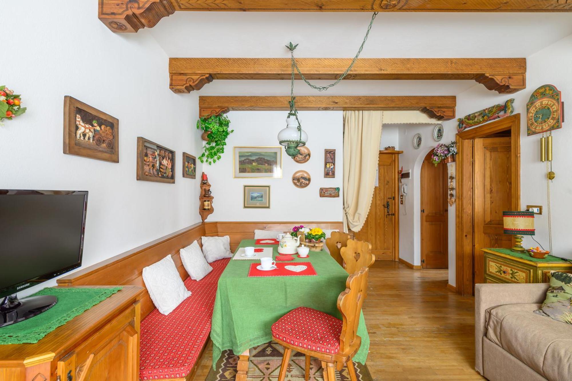 Apartamento Ca' Dello Scoiattolo Cortina dʼAmpezzo Exterior foto
